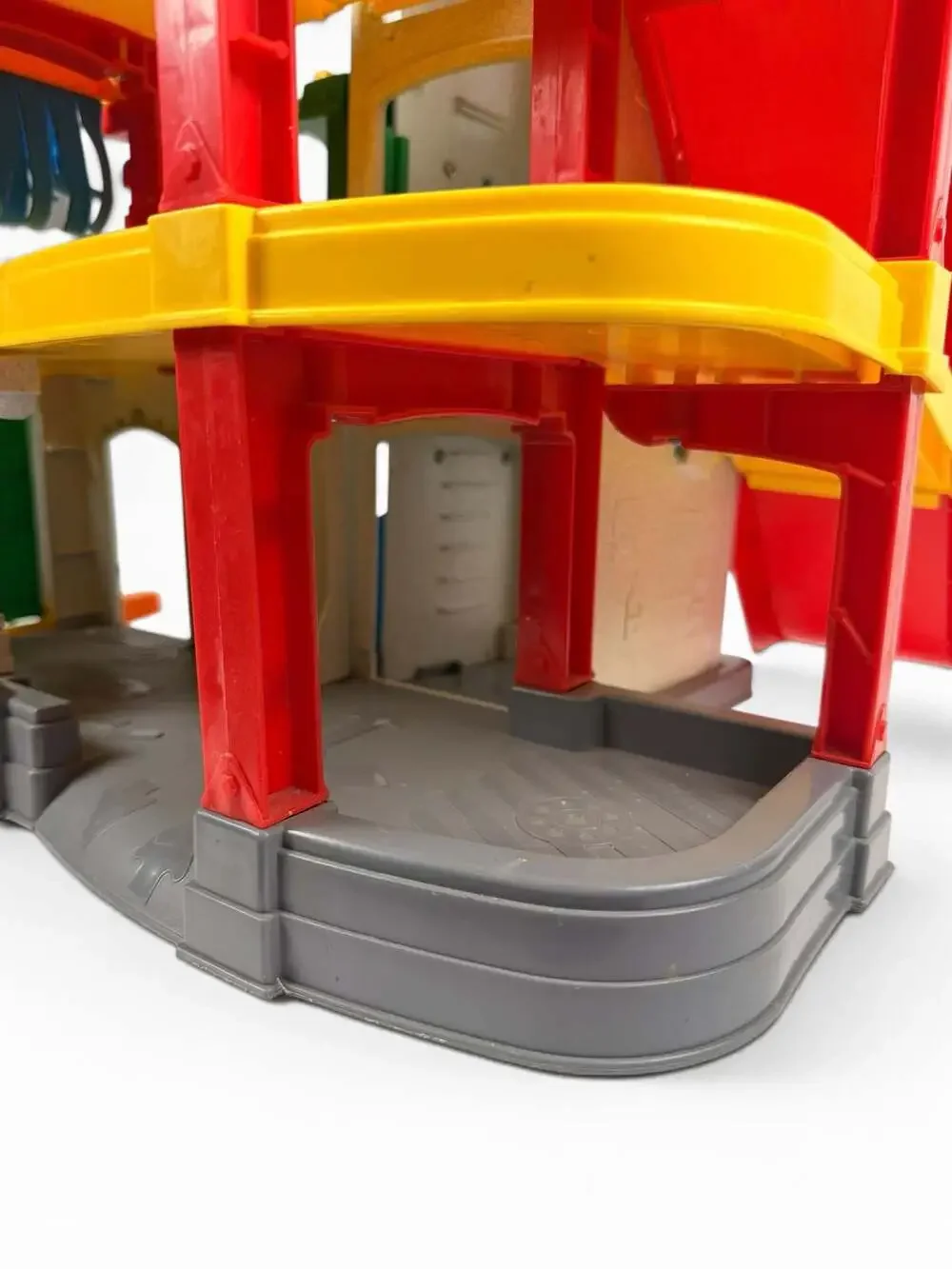 Fisher-Price Little People Wheelies Stand 'n Play Rampway Garage